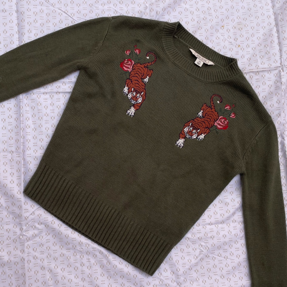 Adam Levine Green Long Sleeve Pull Over Sweater with Embroidered Tigers - XS